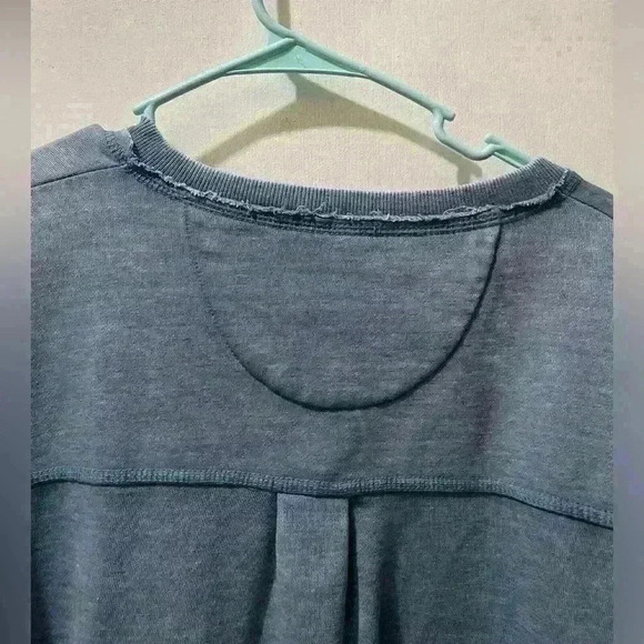 Blue V-Neck Sweatshirt vintage style women’s xl distressed rustic - Picture 2 of 6